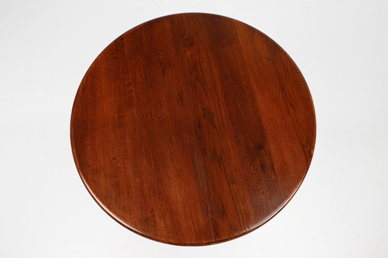 Image 1 of Petite table ronde à plateau basculant en chêne massif, Royaume-Uni, 20e siècle