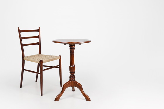 Image 1 of Petite table ronde à plateau basculant en chêne massif, Royaume-Uni, 20e siècle