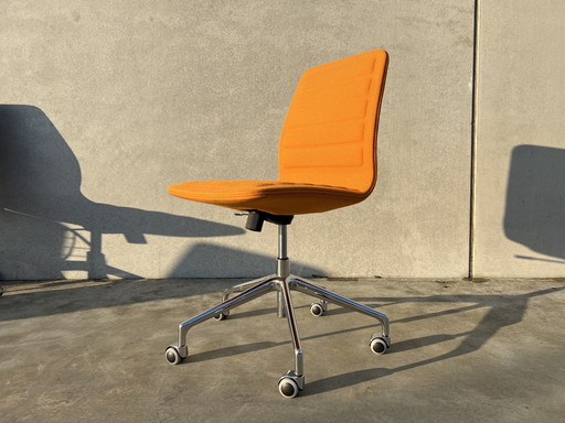 Chaise de bureau Lotus de Cappellini