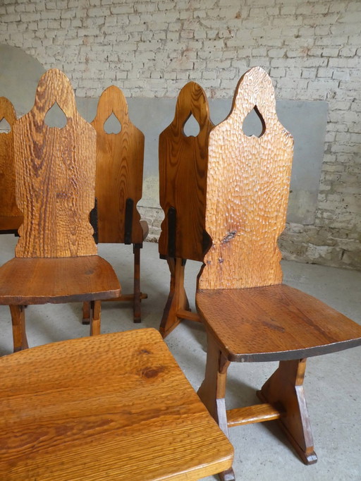 Série De 9 Chaises En Pin Travaillé À La Gouge, 1970