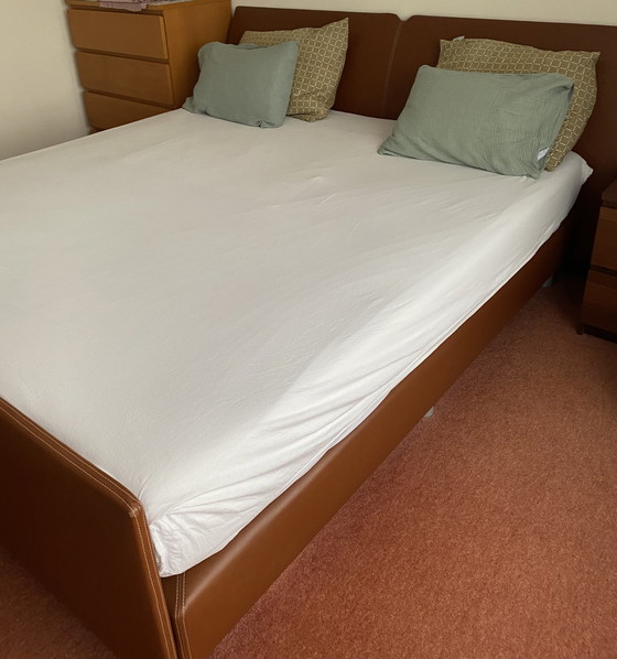 Image 1 of Lit (Boxspring) en très bon état