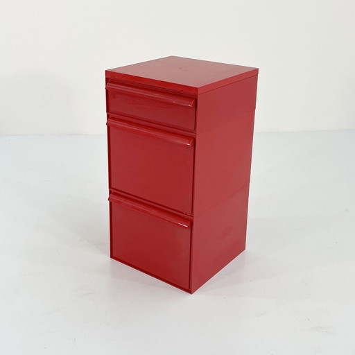 Commode rouge modèle 4601 par Simon Fussell pour Kartell, 1970S