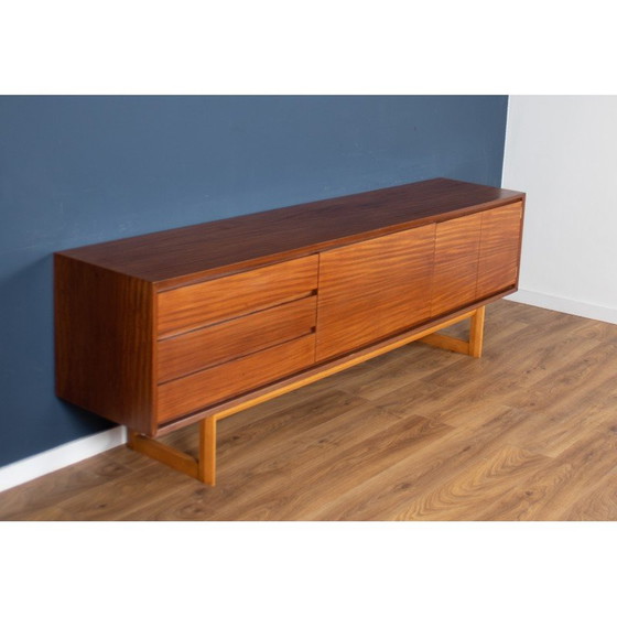 Image 1 of Buffet vintage en teck 'Chilgrove' par White and Newton, 1960s
