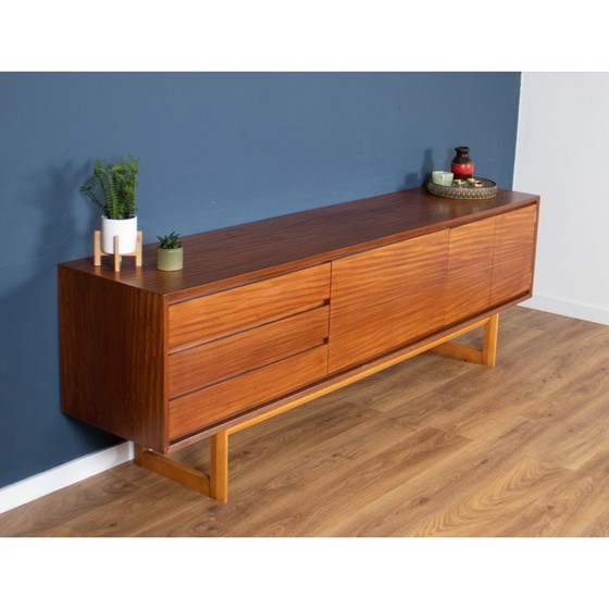 Image 1 of Buffet vintage en teck 'Chilgrove' par White and Newton, 1960s