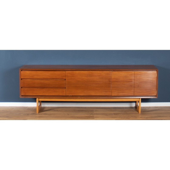 Image 1 of Buffet vintage en teck 'Chilgrove' par White and Newton, 1960s