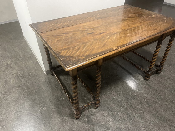 Image 1 of Table en bois authentique