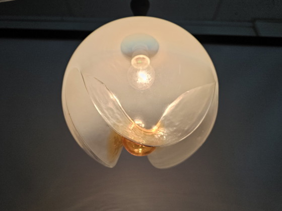 Image 1 of Lampe pendante italienne en verre et bois