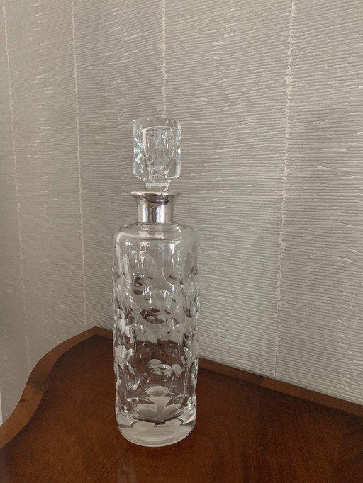 Carafe en cristal avec col en argent