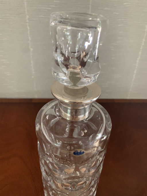 Carafe en cristal avec col en argent