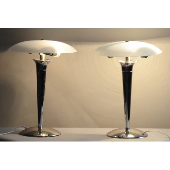 Image 1 of Paire de lampes de table du milieu du siècle en acier chromé et verre de lait, Allemagne, années 1950