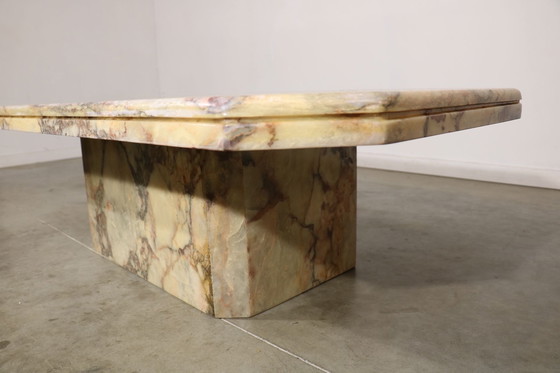 Image 1 of Table de salon en marbre italien