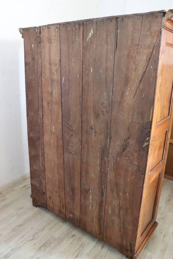 Image 1 of Armoire ancienne en noyer