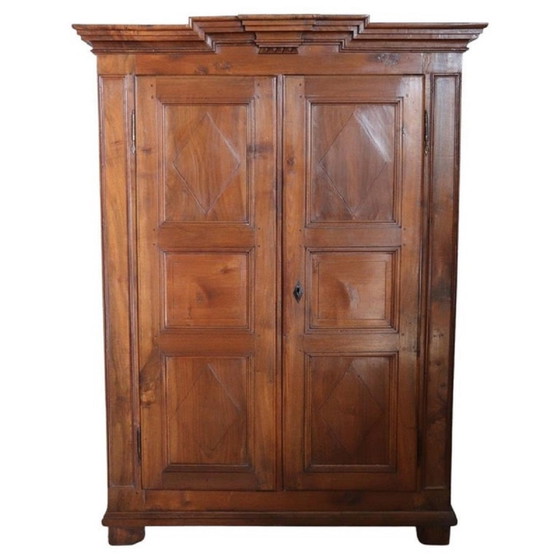 Image 1 of Armoire ancienne en noyer