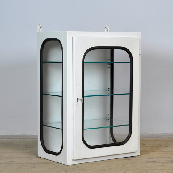 Image 1 of Cabinet médical vintage, 1970's