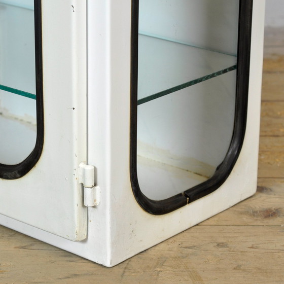 Image 1 of Cabinet médical vintage, 1970's