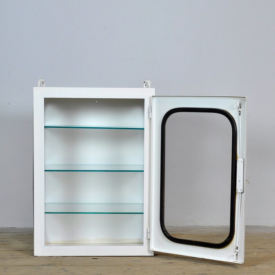 Image 1 of Cabinet médical vintage, 1970's