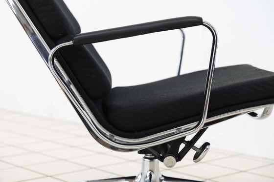 Image 1 of Vitra Eames Ea222 Soft Pad Lounge Chair