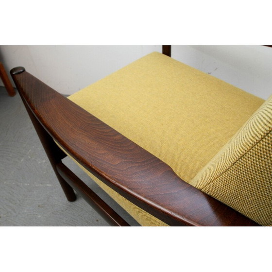 Image 1 of Fauteuil en noyer jaune du Mid Century - années 1960