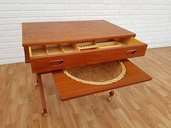 Image 1 of Table de couture danoise vintage, bois de teck, années 60