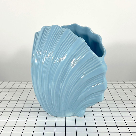 Image 1 of   Vase en céramique avec coquillage bleu, 1970S