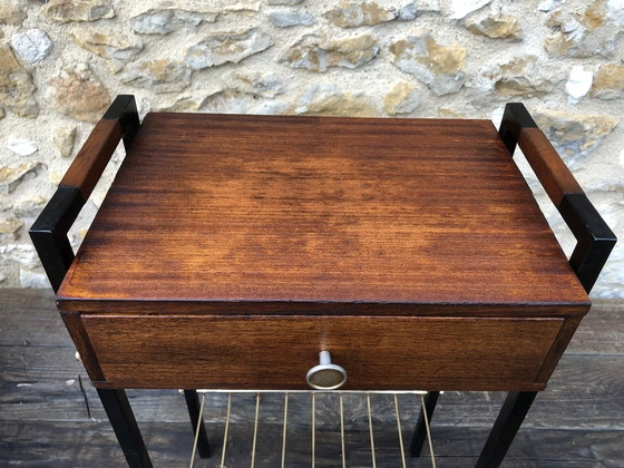 Image 1 of Table d'appoint vintage avec porte-revues 1960's