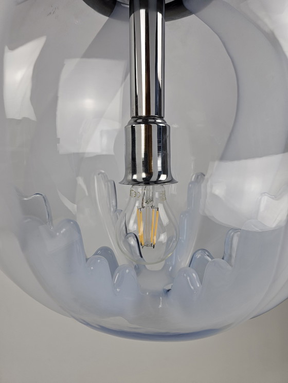 Image 1 of Lampe pendante italienne en verre et chrome en bleu, blanc transparent