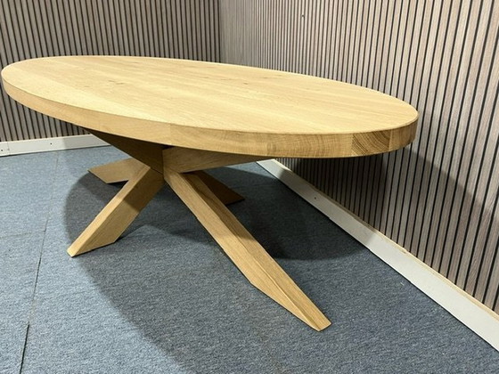 Image 1 of Table basse en chêne, pied ovale en forme d'araignée