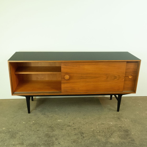 Image 1 of Buffet, Noyer Avec Plateau Resopal Noir, Années 1960