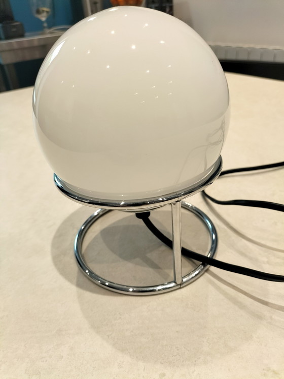 Image 1 of Lampe En Métal Chromé Et Boule En Opaline