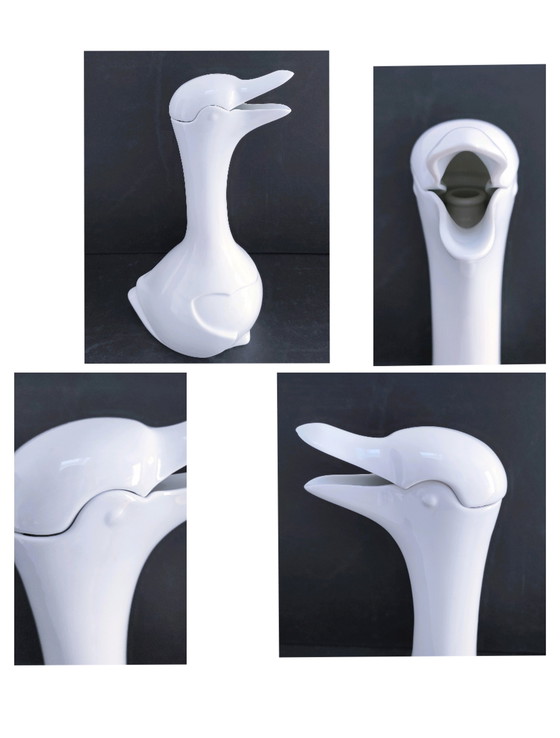 Image 1 of Carafe Oiseau Porcelaine Dlg Sandoz