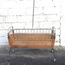 Lit d'enfant Mid Century - Lit mobile vintage en rotin et chrome 60S
