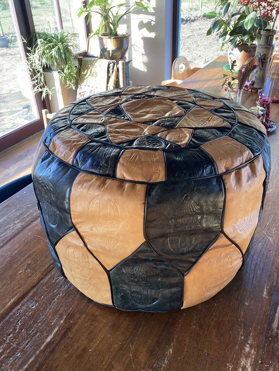 Image 1 of Pouf en cuir vintage