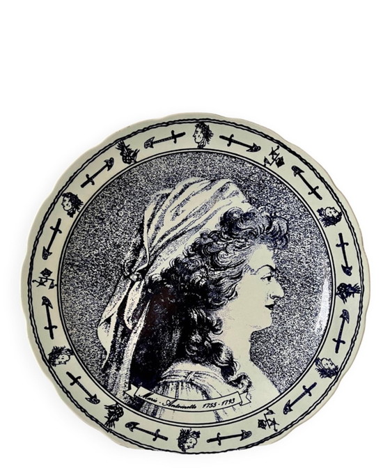 Image 1 of Plat Xxl Marie Antoinette Signé