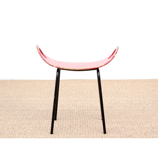 Tabouret rouge en acier par Olof Kettunen