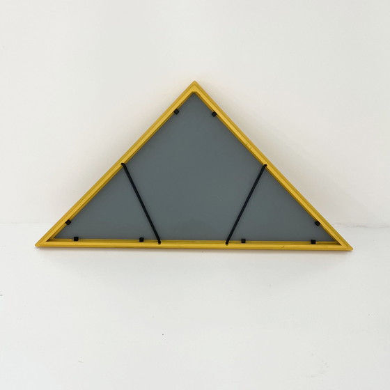 Image 1 of Miroir à cadre triangulaire jaune par Anna Castelli Ferrieri pour Kartell, 1980S