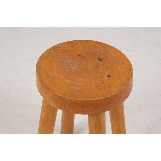 Image 1 of Tabouret vintage en pin à quatre pieds pour la station de ski de Méribel