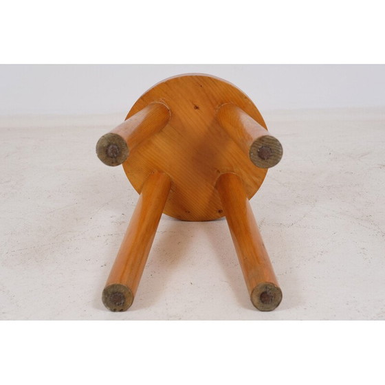 Image 1 of Tabouret vintage en pin à quatre pieds pour la station de ski de Méribel