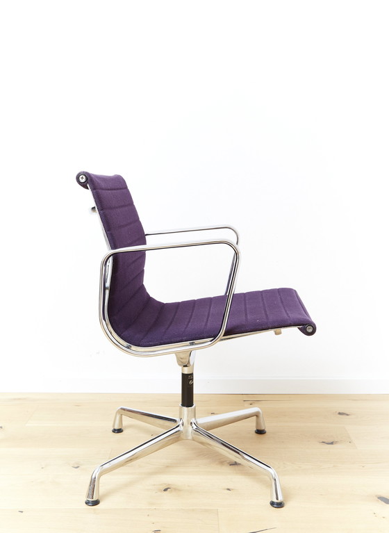 Image 1 of Charles & Ray Eames Chair Ea 108 Chaise Pour Vitra