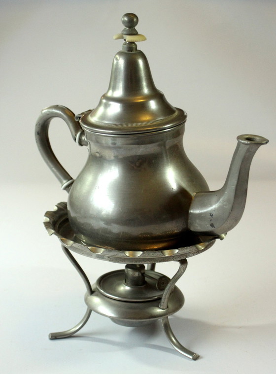 Image 1 of Théière arabe en étain avec réchaud à alcool, Marquée, Vintage