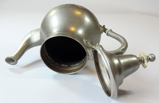 Image 1 of Théière arabe en étain avec réchaud à alcool, Marquée, Vintage