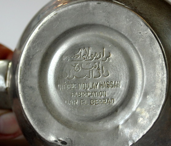 Image 1 of Théière arabe en étain avec réchaud à alcool, Marquée, Vintage