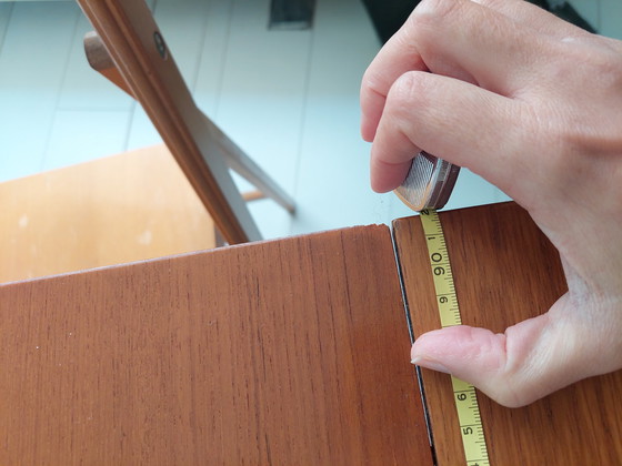 Image 1 of Table vintage danoise du milieu du siècle