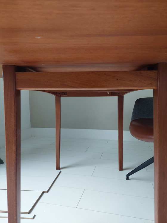 Image 1 of Table vintage danoise du milieu du siècle