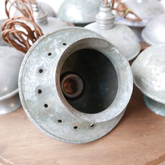 Image 1 of Ensemble de 8 cintres en métal vintage, France 1940