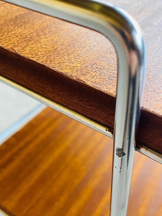 Image 1 of Table d'appoint vintage à 2 niveaux avec porte-revues, 1960S
