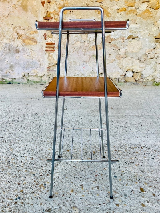 Image 1 of Table d'appoint vintage à 2 niveaux avec porte-revues, 1960S