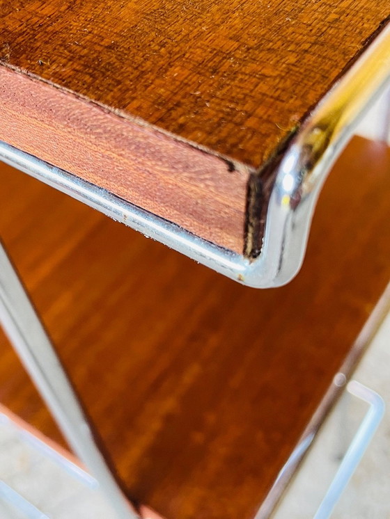 Image 1 of Table d'appoint vintage à 2 niveaux avec porte-revues, 1960S