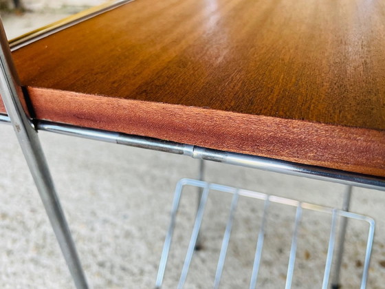 Image 1 of Table d'appoint vintage à 2 niveaux avec porte-revues, 1960S
