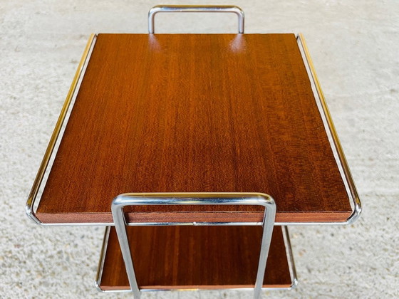 Image 1 of Table d'appoint vintage à 2 niveaux avec porte-revues, 1960S
