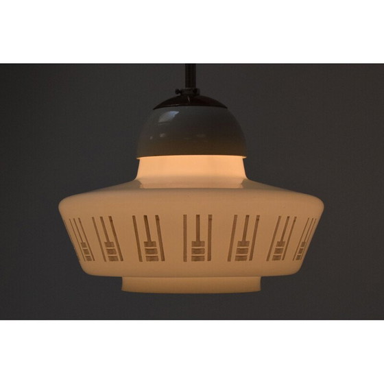 Image 1 of Lampe suspendue vintage en verre et laiton, Tchécoslovaquie 1960